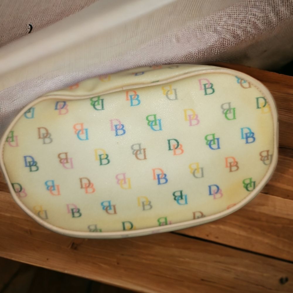 2-PIECE DOONEY & BOURKE VINTAGE Y2K RAINBOW BUCKET BAG & MATCHING WRISTLET - Picture 2 of 16